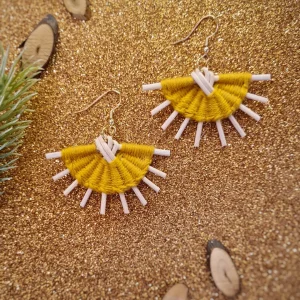 Boucles d'oreilles moutarde